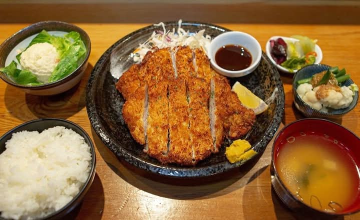 Pork Cutlet Bento/ ロースカツ定⾷